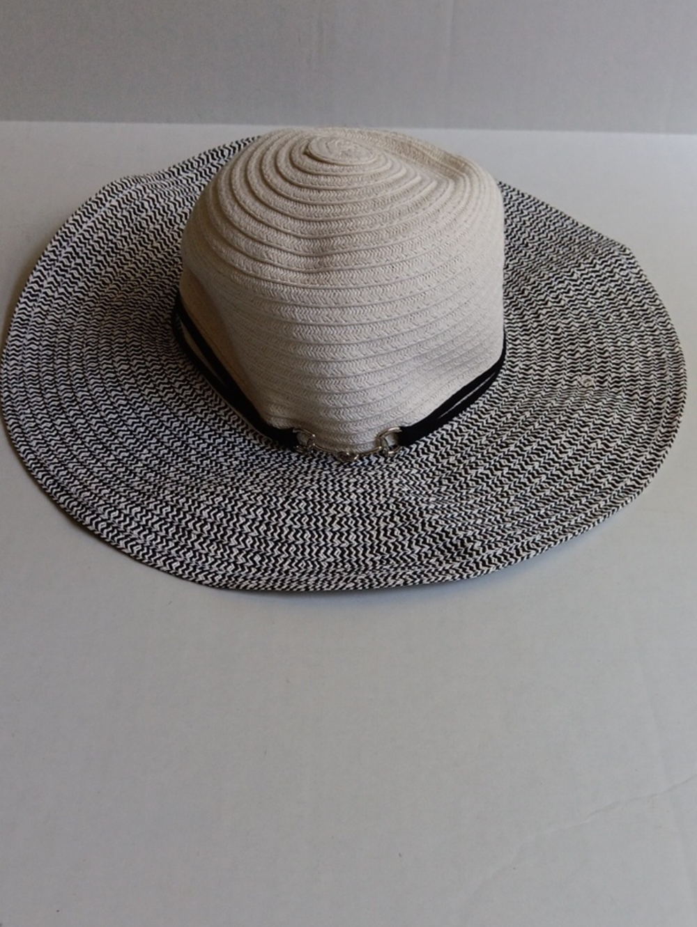 Wide Brim Two-Tone Sun Hat - WHITE Crown with Black/WHITE Brim